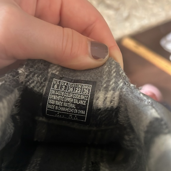 Pond-Posy One Women’s Faux Suede Water Resistant Winter & Snow Boots Skechers 6 - Picture 9 of 9